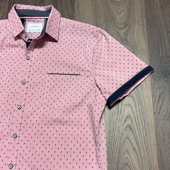 NWOT mens casual button down pink with navy palm tree - small - Picture 5 of 6